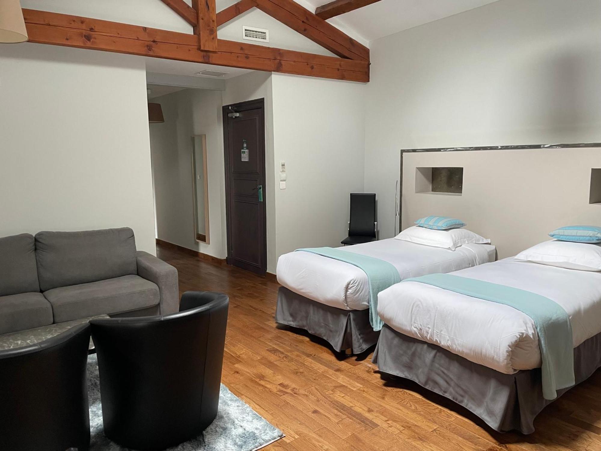 Hotel Logis Chateau De